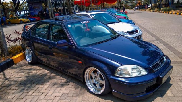 Beli mobil  Honda  Civic 1997 bekas  baru  dengan diskon 