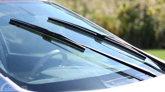 Sepele Sih, Tapi Kebiasaan Ini Bisa Bikin Wiper dan Kaca Mobil Cepat Rusak