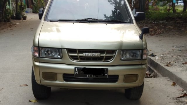 Jual mobil  Isuzu Panther harga  dari Rp 95  juta sampai Rp 