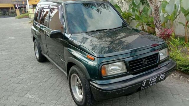 Beli mobil  Suzuki  Escudo  1993 bekas baru harga  nego 