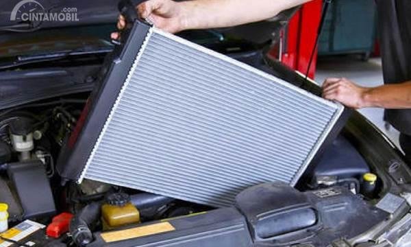 Ini Komponen Yang Harus Diperhatikan Saat Merawat Radiator Mobil