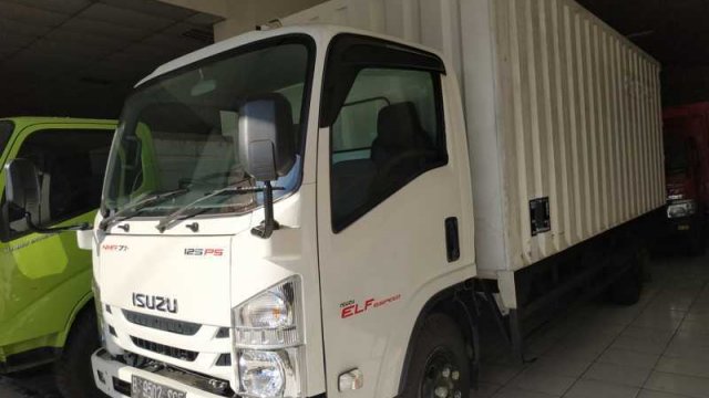 Jual mobil Isuzu  NMR 71 bekas  baru harga  murah 