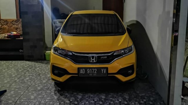 Beli mobil  Honda Jazz warna  Kuning  bekas harga murah 