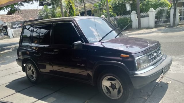 Beli mobil  Suzuki  Escudo  1995  bekas  baru  dengan harga  