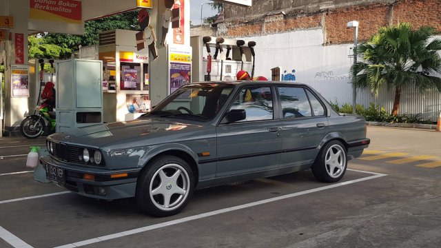  Jual  mobil  BMW  3 Series 318i E30  M40  1991 dengan harga 
