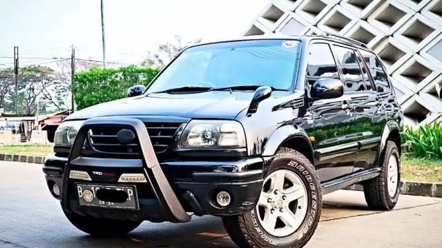 Beli mobil  Suzuki  Escudo  2005  bekas harga  murah kualitas 