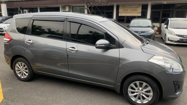 Tawaran terbaik mobil  Suzuki  Ertiga  2012  baru atau bekas 