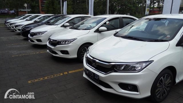 Mobil Sedan Kini Sepi Peminat, Efek Pergeseran Tren?