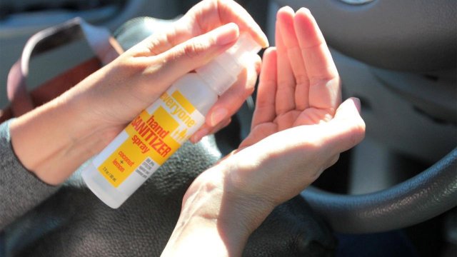 Bahayakah Membersihkan Mobil Pakai Antiseptik untuk Cegah Virus Corona?