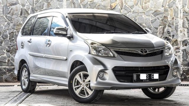 Toyota Avanza  Luxury Veloz Jual  Beli Mobil  Bekas  Murah 