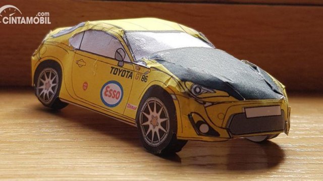 Suntuk di Rumah Aja? Coba Rakit Papercraft Toyota 86 Yuk