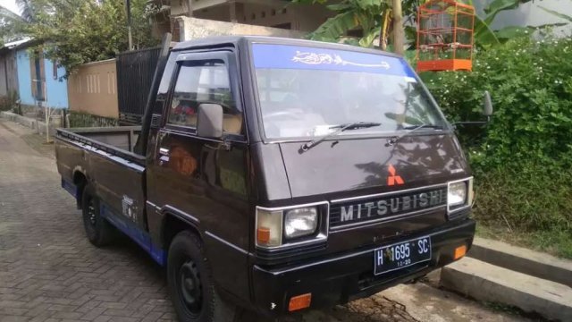 Jual mobil  Mitsubishi L300  Jawa Tengah bekas harga  murah 