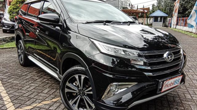 Jual mobil Daihatsu Terios 2018 bekas, baru, harga murah, kilometer rendah