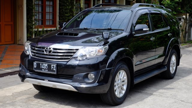 DP ceper untuk mobil Toyota Fortuner 2013 bekas, baru dan cicilan