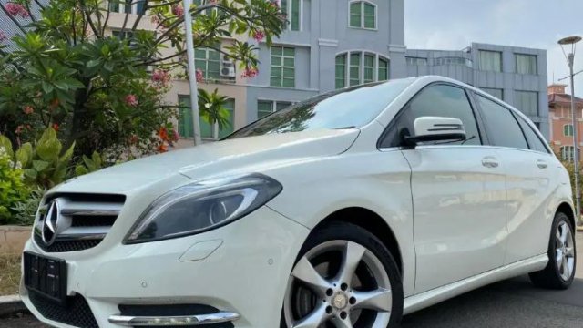 Situs jual beli mobil  Mercedes Benz B CLass B 200 baru 