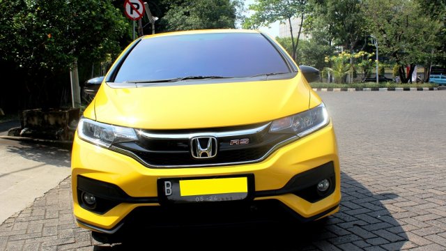 Beli mobil Honda Jazz warna Kuning bekas harga murah kualitas tinggi