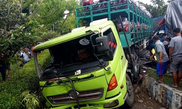 Beragam Kronologi Kecelakaan Truk Di Jalan Raya