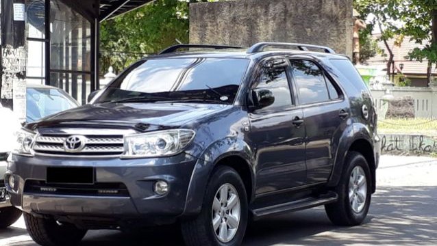  Jual  beli mobil  Toyota Fortuner G DI Yogyakarta  bekas  