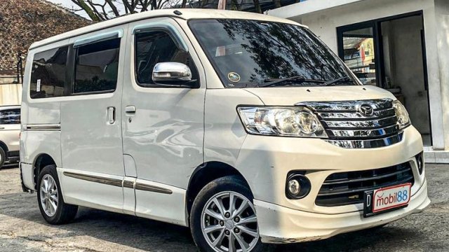 Daihatsu Luxio - Jual Beli Mobil Bekas Murah 12/2020