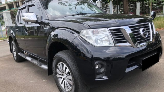 Nissan Navara 2.5 Double Cabin Hitam 4484463