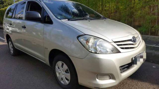  Mobil Kijang Innova E Bekas - Jual beli mobil Toyota 