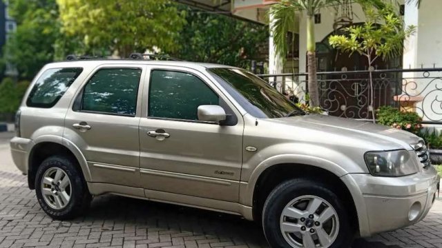  Ford  Everest  Titanium  Plus Bekas  Harga mobil Everest  