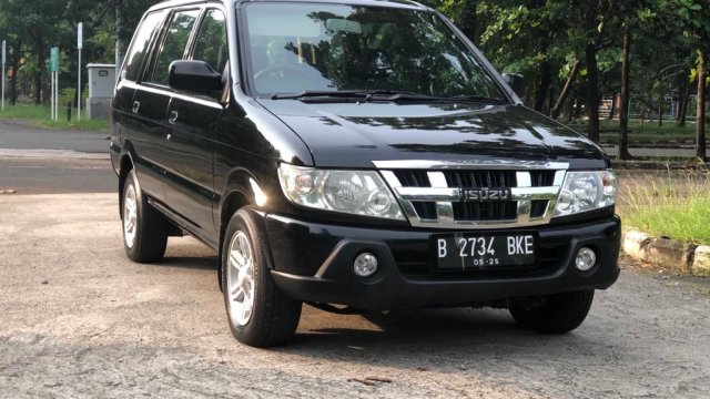 Jual beli mobil Panther bekas Harga Isuzu Panther bekas 2021