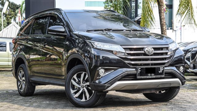 Beli mobil Toyota Rush warna Hitam DKI Jakarta bekas, baru: harga nego