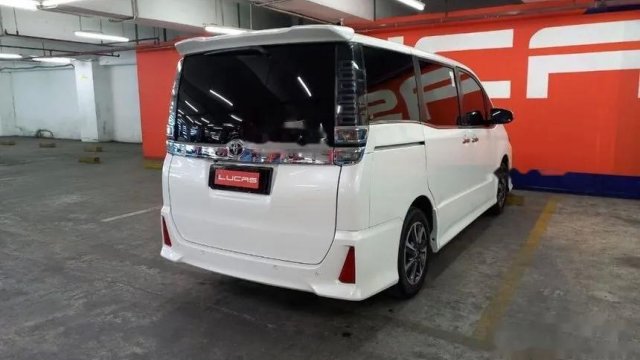 Toyota Voxy 2020