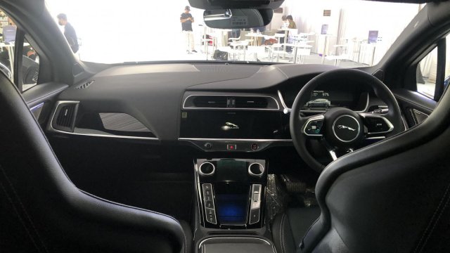 Jaguar I-PACE Hadir Penuhi Pasar Mobil Listrik Premium