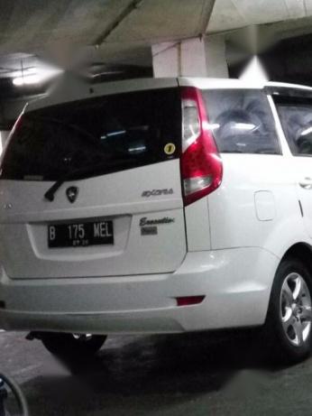 Proton Exora at Provis Tuss Putih