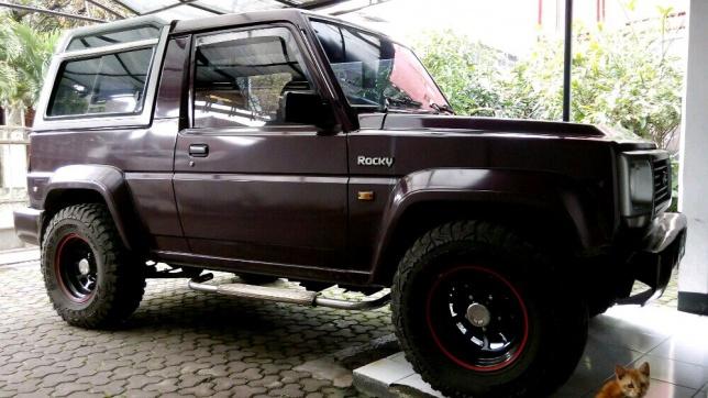 Jual Taft ROCKY Tahun 1997 4WD Independent Suspension