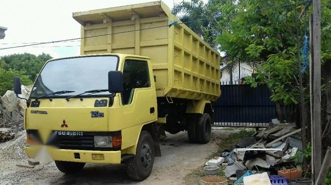 Di jual dump truck colt diesel mitsubishi PS 120 tahun 2004