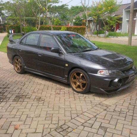 Dijual Lancer ck4 SEI 2001. modif body evo 4