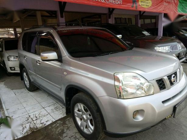 Nissan X-Trail 2.0. 2WD M/T tahun 2009