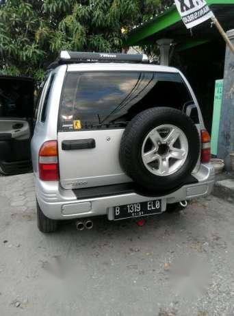 Escudo 1.6 injeksi manual th 2004 istimewa