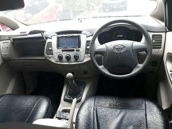 Toyota Kijang Innova E MT 2013 Silver Mesin Halus