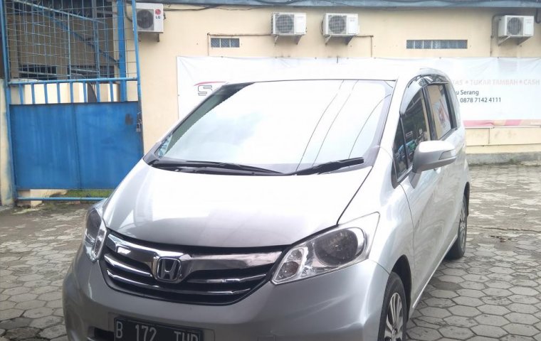 Honda Freed E 2013 Automatic