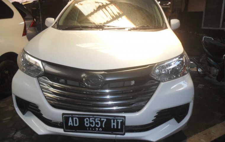 Daihatsu Xenia M DLX Putih 2015 Manual