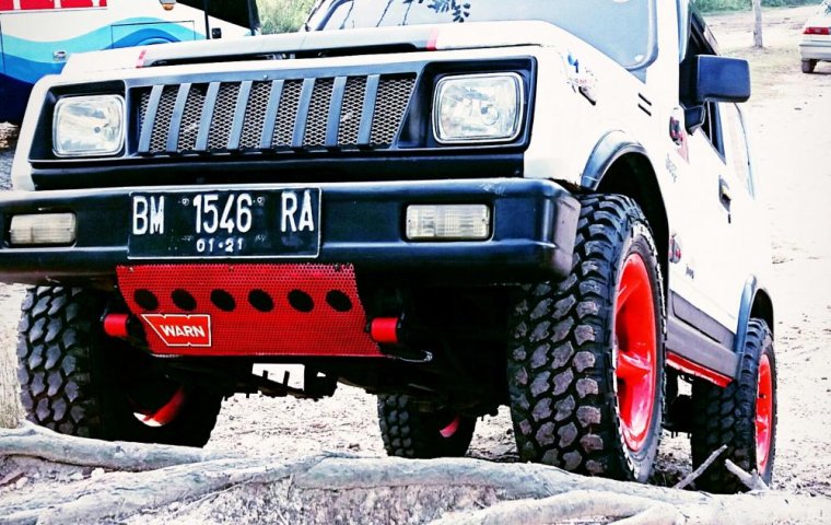 Jual mobil Suzuki Jimny 1990 Manual