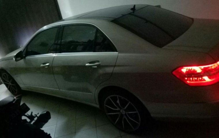 Mercedes-Benz 300E Tahun 2010 Automatic