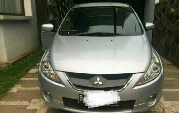 Jual mobil Mitsubishi Grandis 2010 dp 13juta