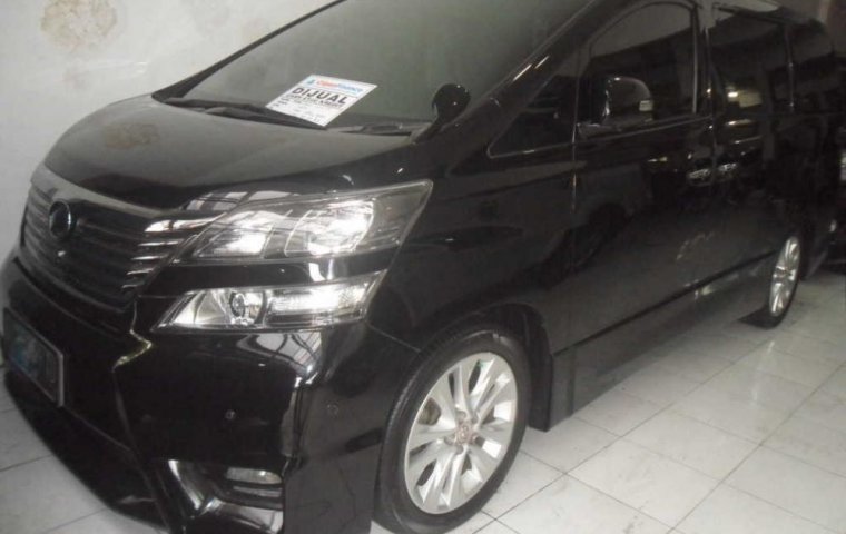 Toyota Vellfire 2.4 NA Hitam Automatic