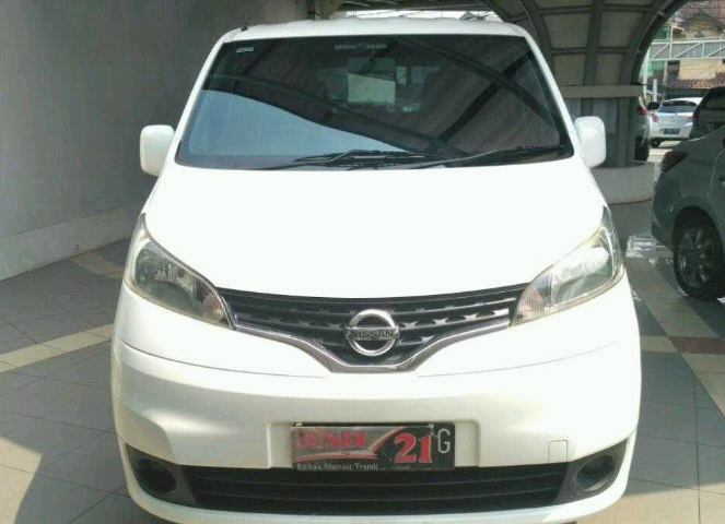 Nissan Evalia SV 2012 Manual