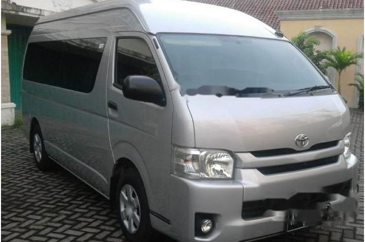 Dijual mobil Toyota Hiace High Grade Commuter 2016 Van