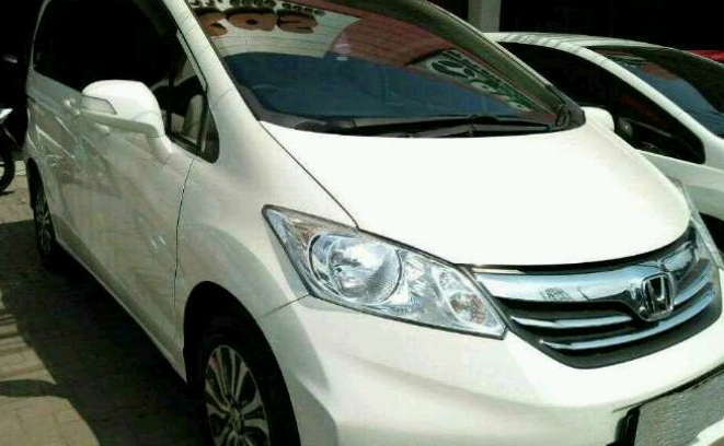 Jual mobil Honda Freed PSD AT Tahun 2002 Automatic