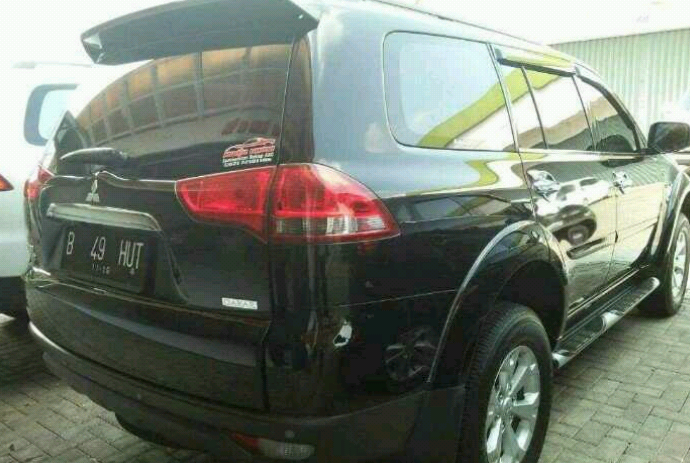 Jual mobil Mitsubishi Pajero Sport Dakar AT Tahun 2014 Automatic