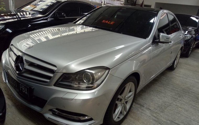 Mercedes-Benz C300 2.0 Automatic 2011 dijual