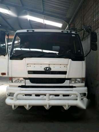 Nissan UD Truck 2012 
