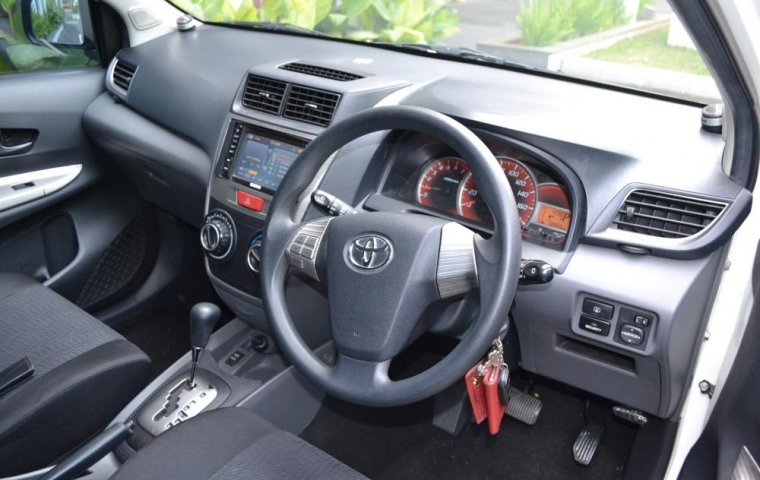 Toyota Avanza Veloz 1.5 AT 2012 dijual 